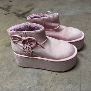 Dolls Kill/Sugar Thrillz Lace-Up Platform ankle Boots/popular lifestyle boots
